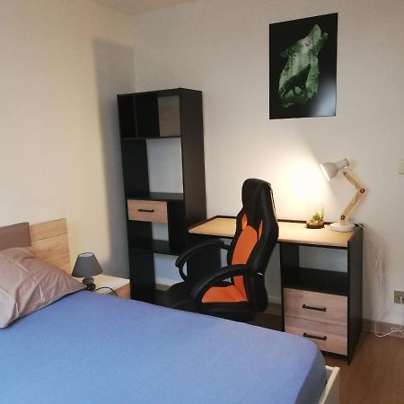 Grand T3 Avec Clim, Parking Et Terrasse Privative - Agen Apartment Екстериор снимка