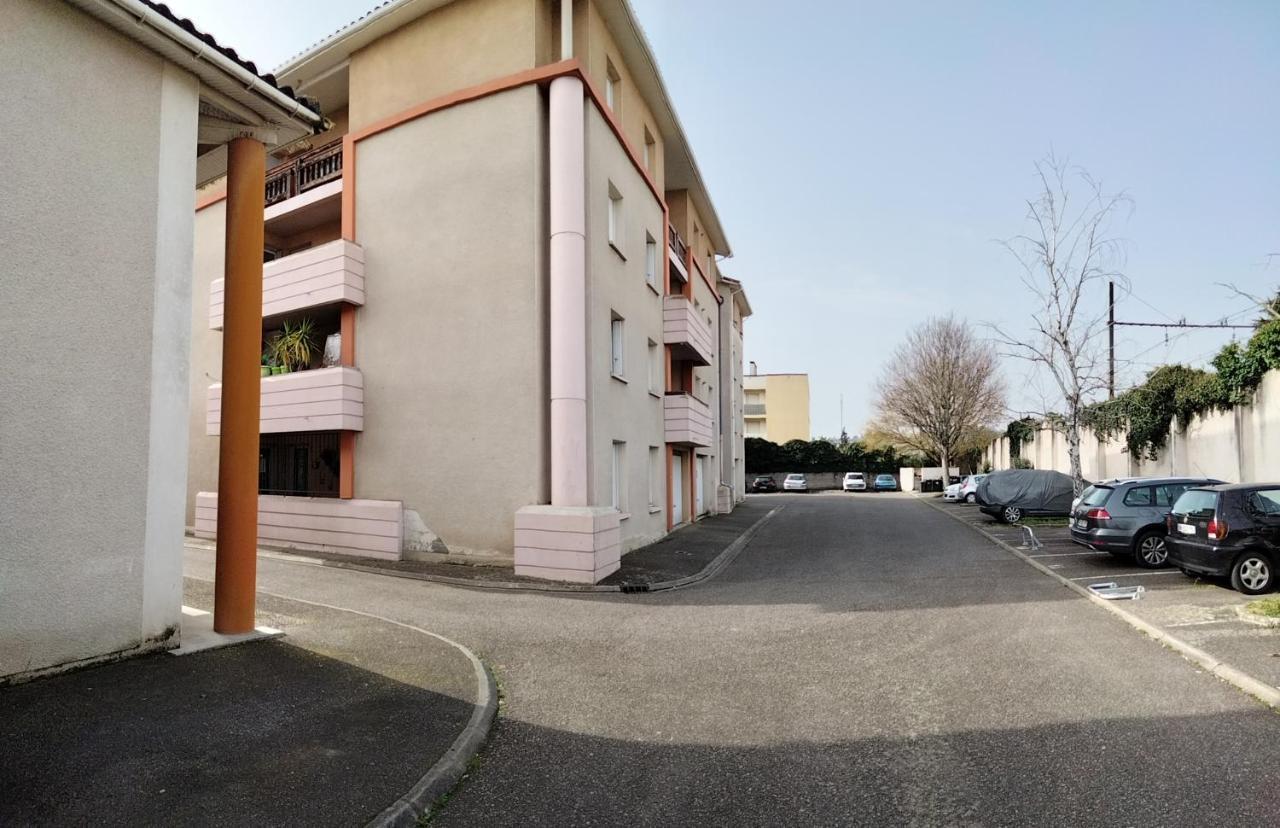 Grand T3 Avec Clim, Parking Et Terrasse Privative - Agen Apartment Екстериор снимка